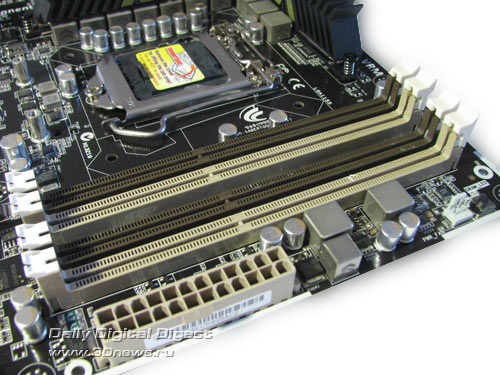  ASUS Sabertooth P67  DIMMs 