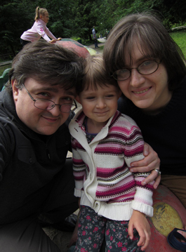  Сергей и Марина Бондаренко с дочерью 
