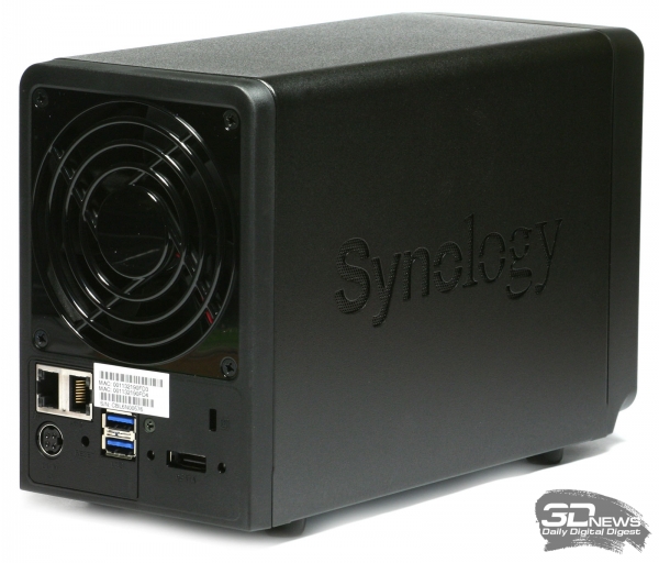  Synology DS713+: вид сзади 