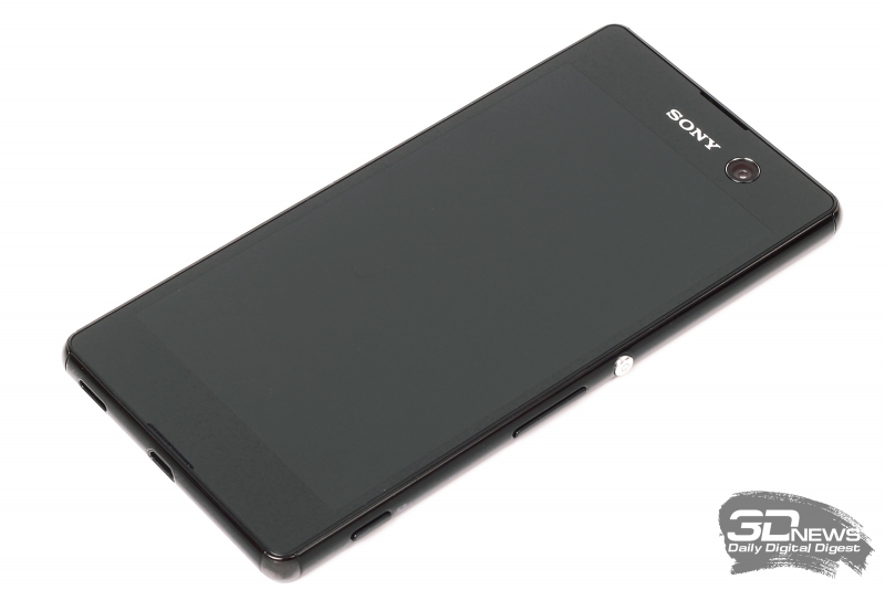  Sony Xperia M5 – лицевая панель 