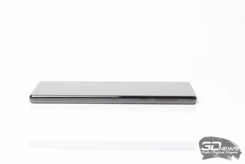  Xiaomi Mi MIX, правая грань: клавиши включения и регулировки громкости/спуска затвора фотокамеры 
