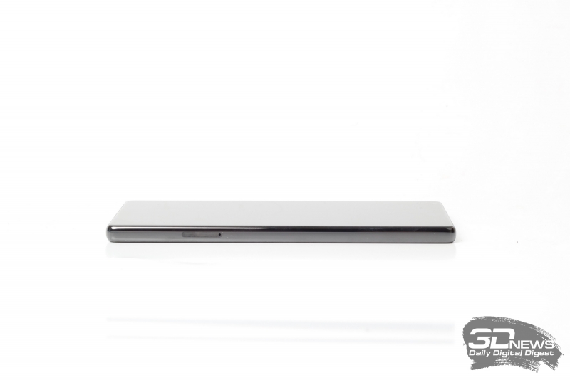  Xiaomi Mi MIX, левая грань: слот для SIM-карт 