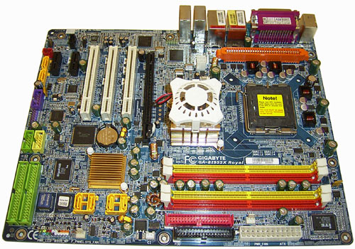  Gigabyte 8I955X-Royal на чипсете Intel 955X 