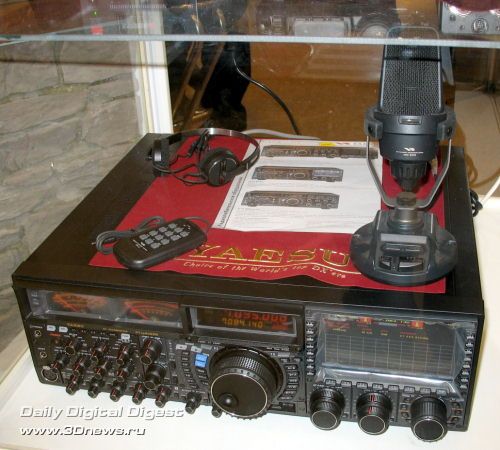  YAESU FT-9000 