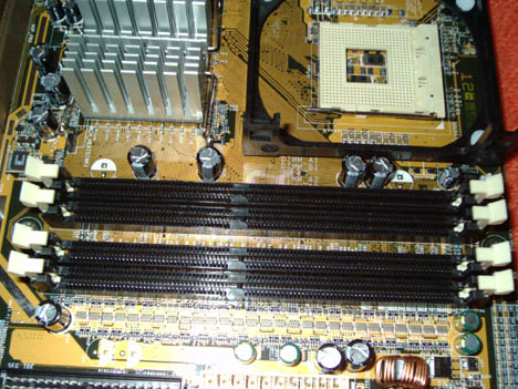  Asus P4G8X DIMMS 