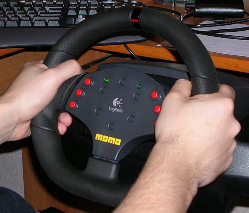  Logitech MOMO Racing 